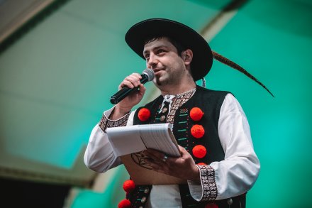 Prowadzący ceremonię Rafał Cieślar